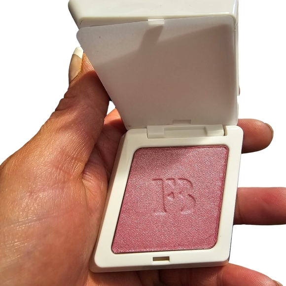 Fenty Beauty Pink Highlighter - Picture 4 of 8